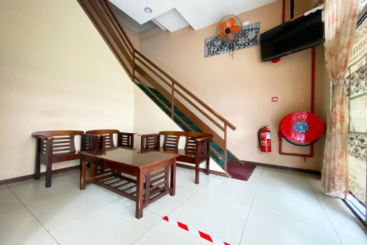 Oyo 90108 Hotel Kaya Kota Kinabalu Esterno foto