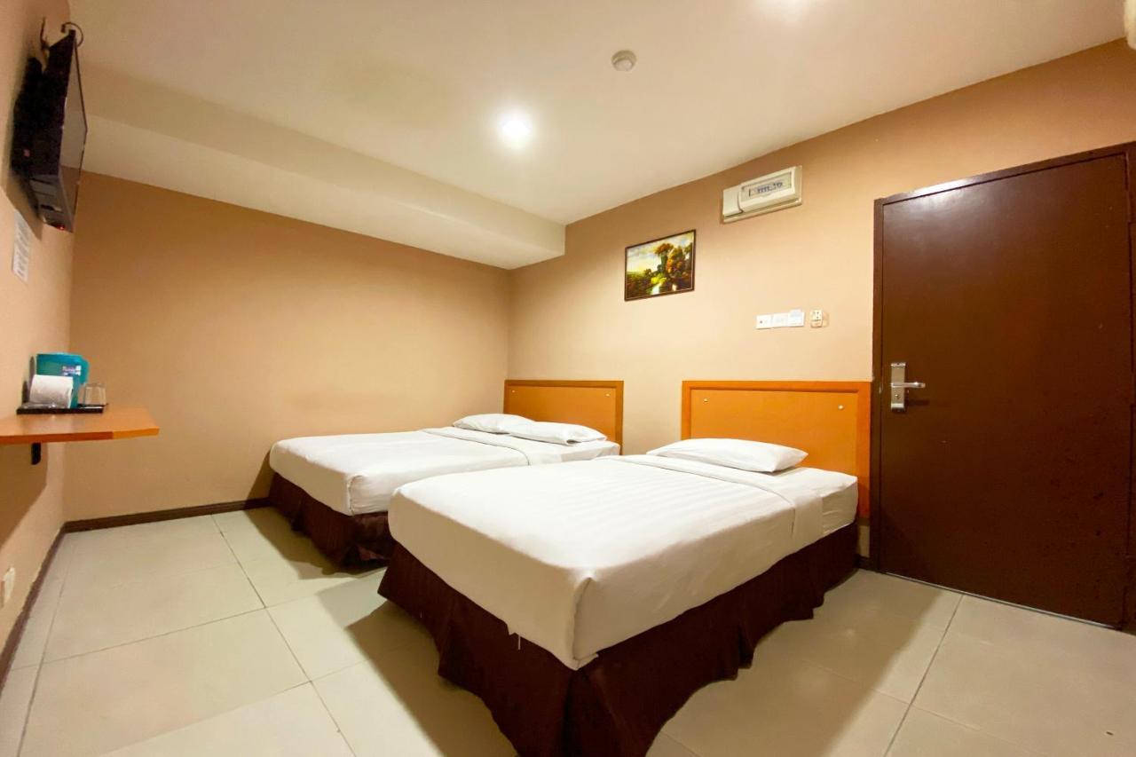 Oyo 90108 Hotel Kaya Kota Kinabalu Esterno foto