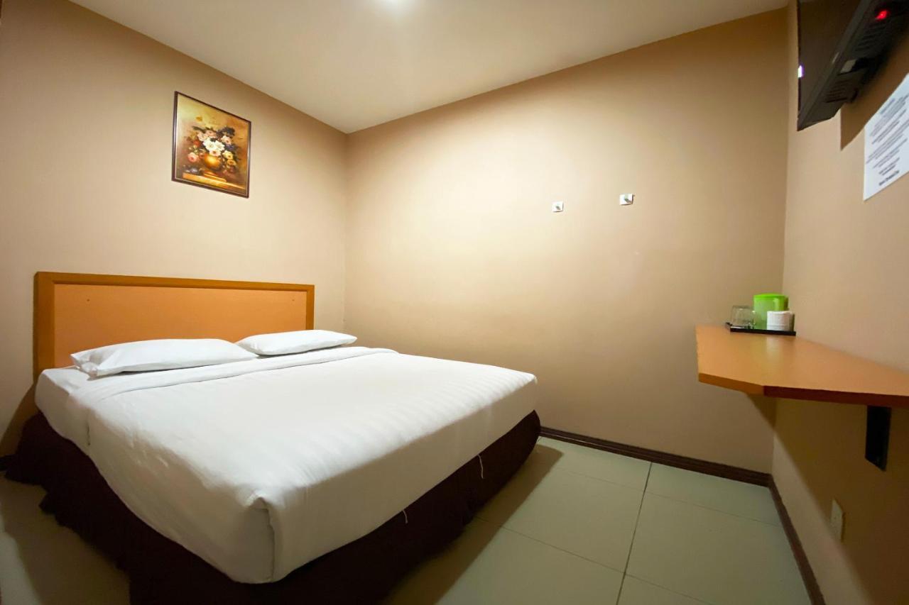 Oyo 90108 Hotel Kaya Kota Kinabalu Esterno foto