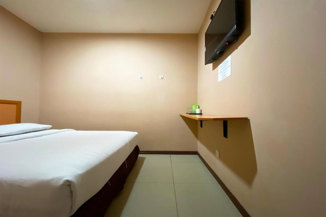 Oyo 90108 Hotel Kaya Kota Kinabalu Esterno foto