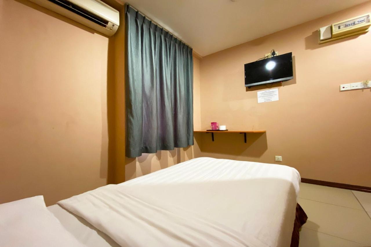 Oyo 90108 Hotel Kaya Kota Kinabalu Esterno foto