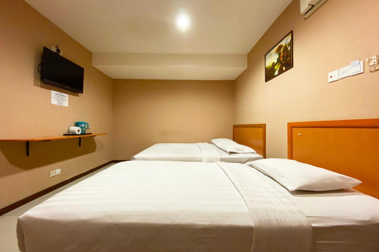 Oyo 90108 Hotel Kaya Kota Kinabalu Esterno foto