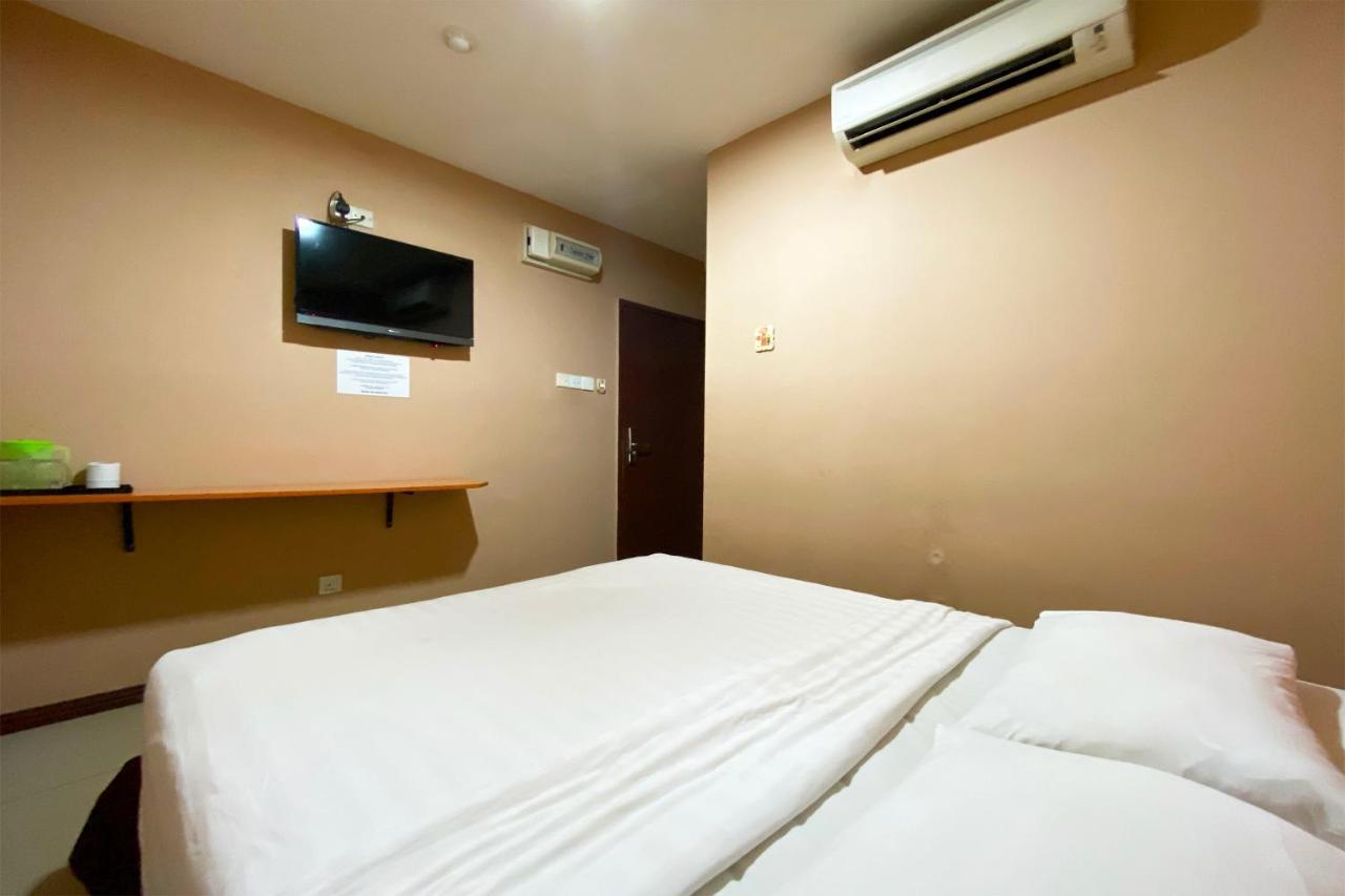 Oyo 90108 Hotel Kaya Kota Kinabalu Esterno foto